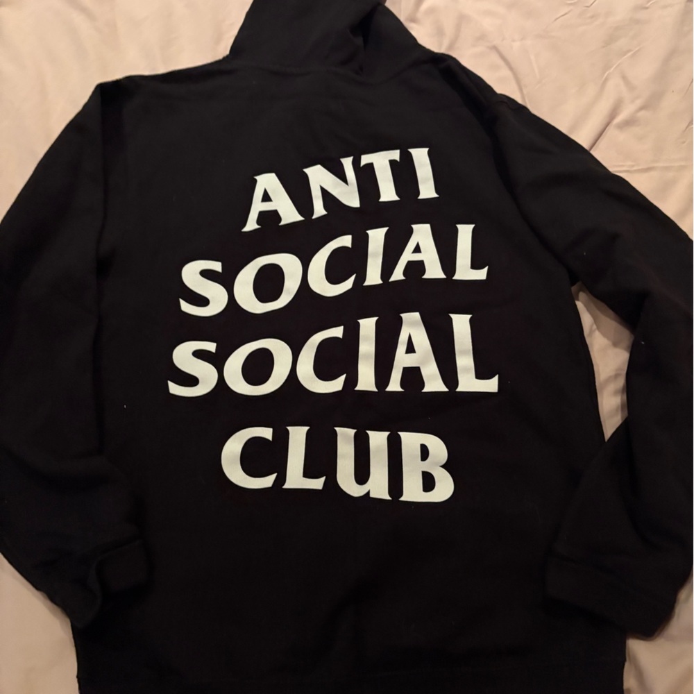 Antisocial social club - Picture 3 of 4